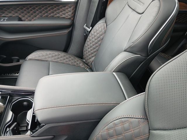 2026 Jeep Grand Cherokee GRAND CHEROKEE L SUMMIT 4X4