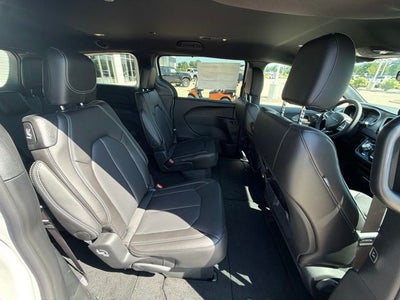 2027 Chrysler Pacifica PACIFICA SELECT