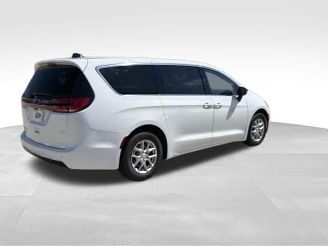 2027 Chrysler Pacifica PACIFICA SELECT