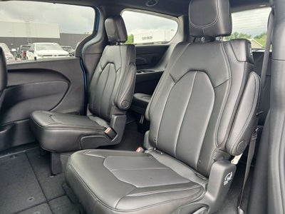 2027 Chrysler Pacifica PACIFICA SELECT