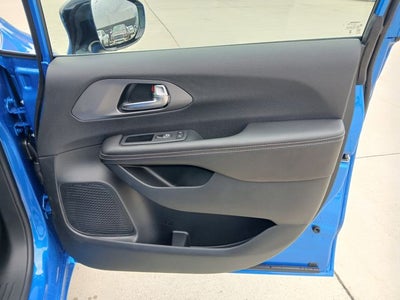 2027 Chrysler Pacifica PACIFICA SELECT