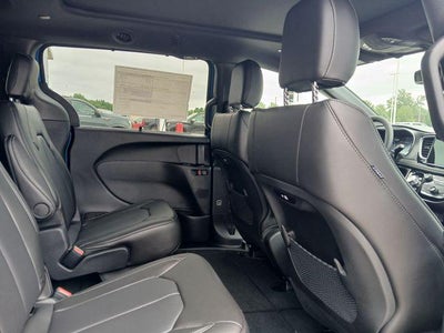 2027 Chrysler Pacifica PACIFICA SELECT