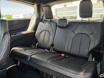 2027 Chrysler Pacifica PACIFICA SELECT
