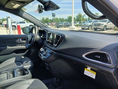 2027 Chrysler Pacifica PACIFICA SELECT