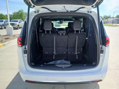2027 Chrysler Pacifica PACIFICA SELECT