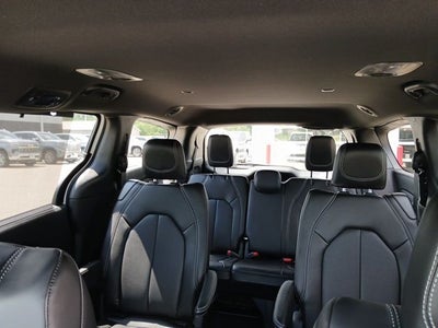 2027 Chrysler Pacifica LX