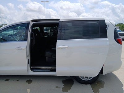 2027 Chrysler Pacifica LX