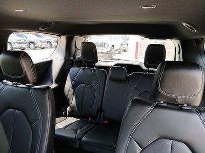 2027 Chrysler Pacifica LX
