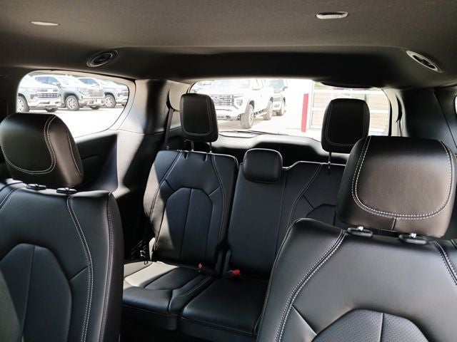 2027 Chrysler Pacifica LX