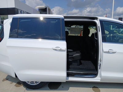 2027 Chrysler Pacifica LX