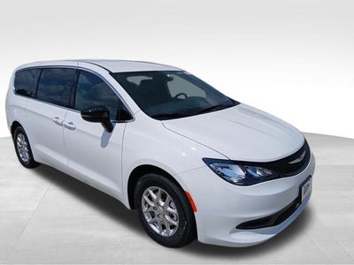 2027 Chrysler Pacifica LX