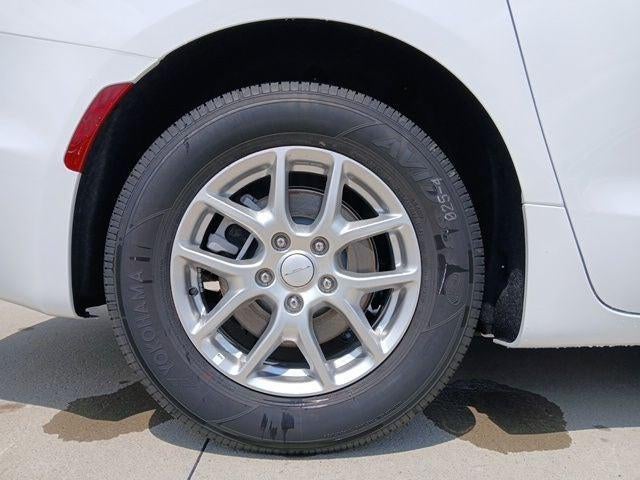 2027 Chrysler Pacifica LX