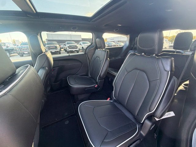 2027 Chrysler Pacifica PACIFICA LIMITED
