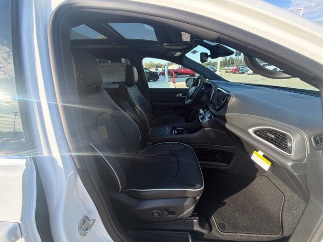2027 Chrysler Pacifica PACIFICA LIMITED
