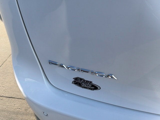 2027 Chrysler Pacifica PACIFICA LIMITED