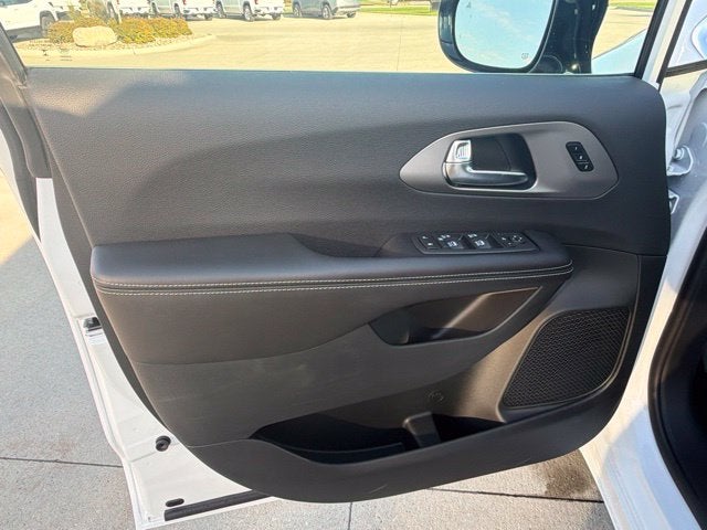2027 Chrysler Pacifica PACIFICA LIMITED