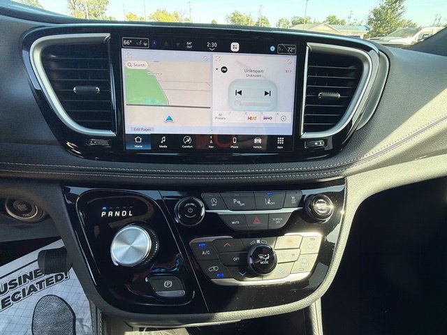 2027 Chrysler Pacifica PACIFICA LIMITED