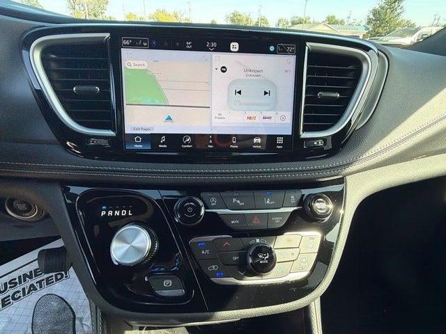2027 Chrysler Pacifica PACIFICA LIMITED