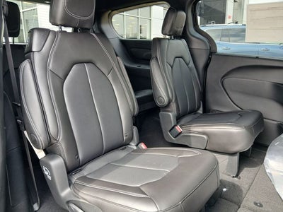 2026 Chrysler Pacifica PACIFICA SELECT AWD