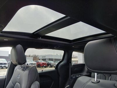 2026 Chrysler Pacifica PACIFICA SELECT AWD