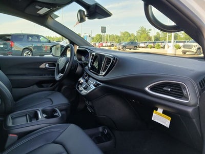 2027 Chrysler Pacifica PACIFICA SELECT AWD