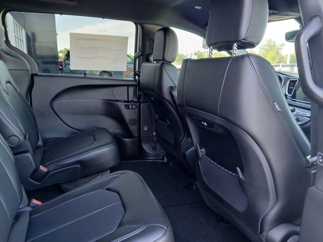 2027 Chrysler Pacifica PACIFICA SELECT AWD
