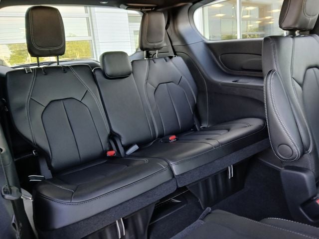 2027 Chrysler Pacifica PACIFICA SELECT AWD