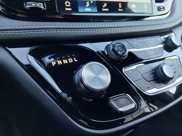 2027 Chrysler Pacifica PACIFICA SELECT AWD