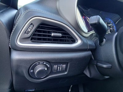 2027 Chrysler Pacifica PACIFICA SELECT AWD