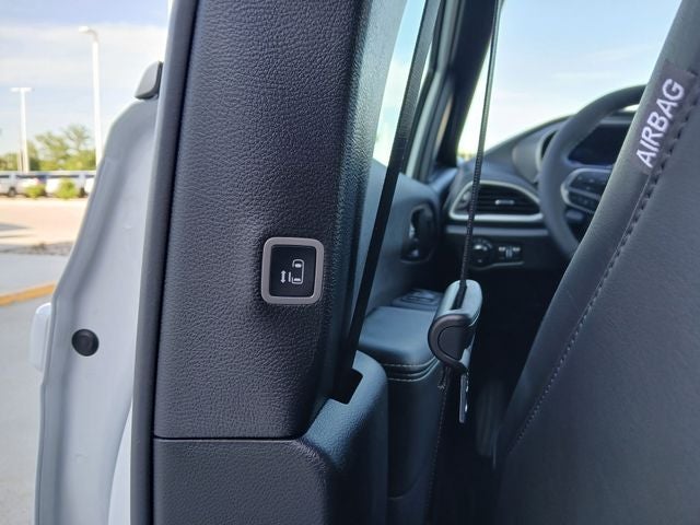 2027 Chrysler Pacifica PACIFICA SELECT AWD