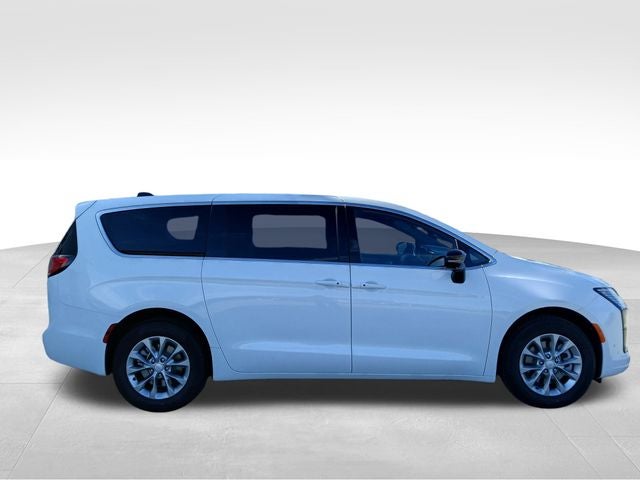 2027 Chrysler Pacifica PACIFICA SELECT AWD