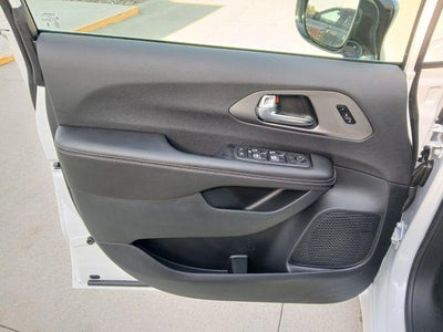 2027 Chrysler Pacifica PACIFICA SELECT AWD