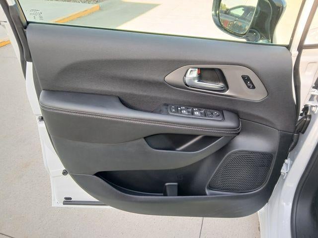 2027 Chrysler Pacifica PACIFICA SELECT AWD