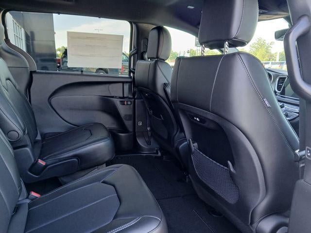 2027 Chrysler Pacifica PACIFICA SELECT AWD