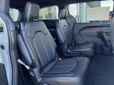 2027 Chrysler Pacifica PACIFICA SELECT AWD
