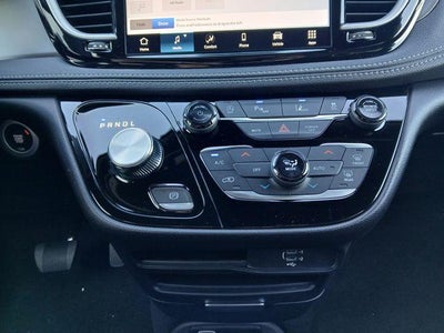 2027 Chrysler Pacifica PACIFICA SELECT AWD