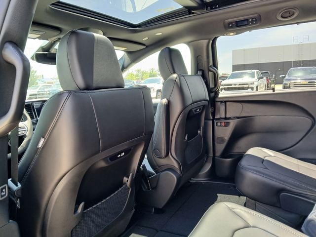 2027 Chrysler Pacifica PACIFICA SELECT AWD