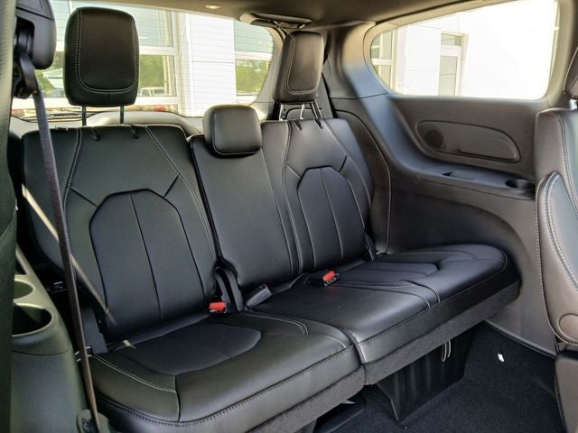 2027 Chrysler Pacifica PACIFICA SELECT AWD