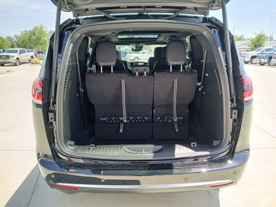 2027 Chrysler Pacifica PACIFICA SELECT AWD