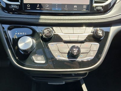 2027 Chrysler Pacifica PACIFICA SELECT AWD