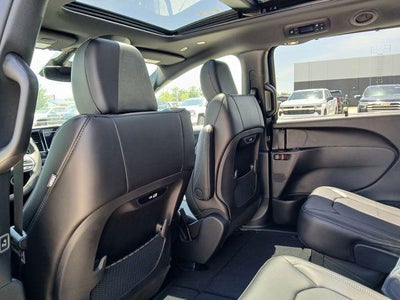 2027 Chrysler Pacifica PACIFICA SELECT AWD