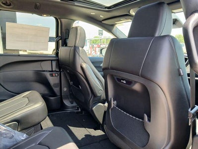 2027 Chrysler Pacifica PACIFICA SELECT AWD