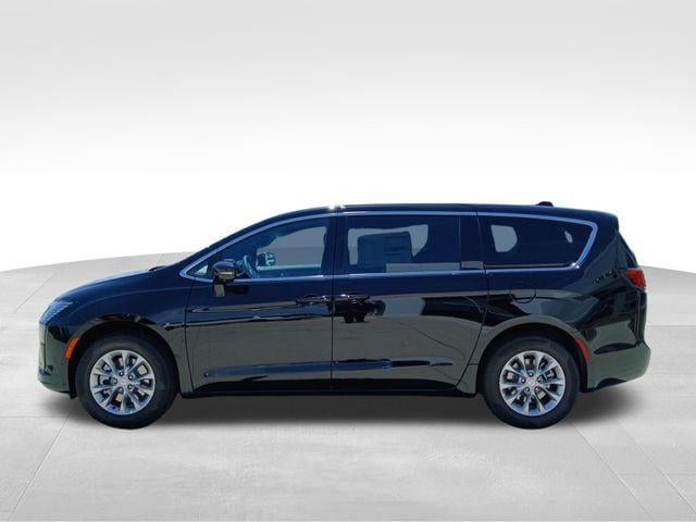 2027 Chrysler Pacifica PACIFICA SELECT AWD
