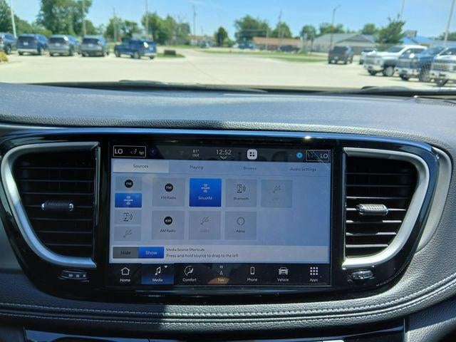 2027 Chrysler Pacifica PACIFICA SELECT AWD