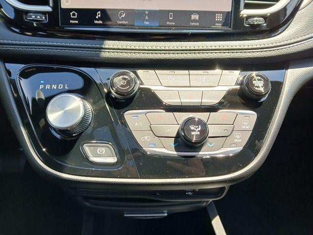 2027 Chrysler Pacifica PACIFICA SELECT AWD