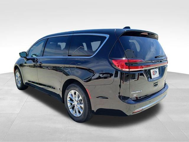2027 Chrysler Pacifica PACIFICA SELECT AWD