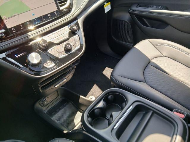 2027 Chrysler Pacifica PACIFICA SELECT AWD