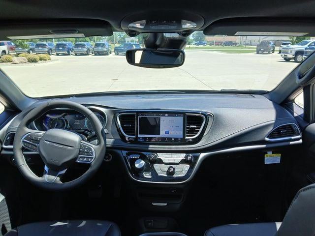 2027 Chrysler Pacifica PACIFICA SELECT AWD