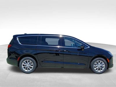 2027 Chrysler Pacifica PACIFICA SELECT AWD