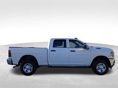 2026 RAM Ram 3500 RAM 3500 TRADESMAN CREW CAB 4X4 6'4' BOX